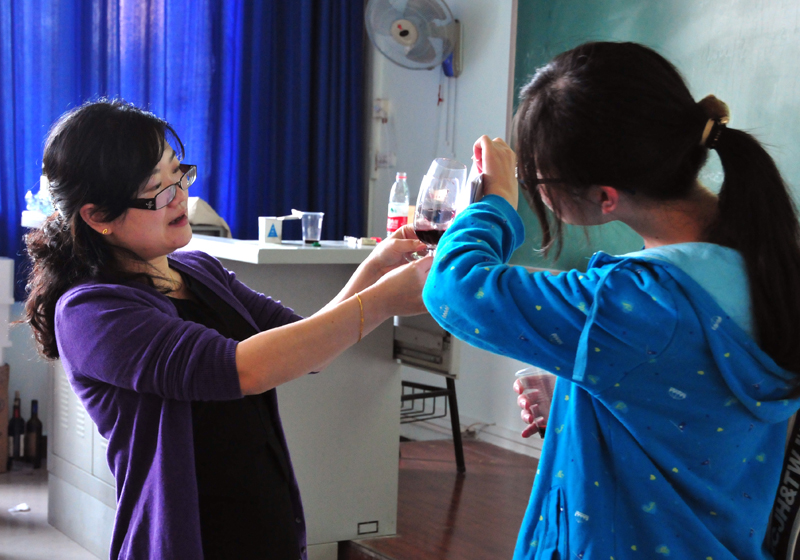 磁力猫
第十三届外语文化节系列讲座：微醺之美——葡萄酒品鉴