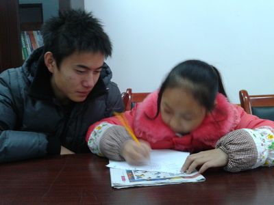 市民学校，外国语志愿者在行动