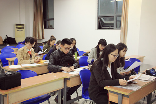 磁力猫
2014、2015级本科生党支部大会顺利举行