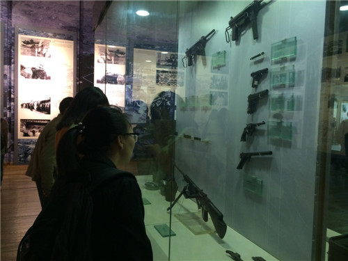 磁力猫
研究生党支部开展纪念中国人民抗日战争暨世界反法西斯胜利70周年活动