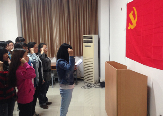 磁力猫
2011级本科生党支部会议顺利召开