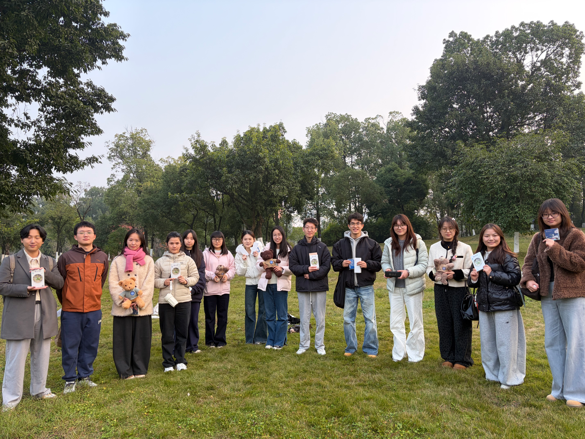 磁力猫
学硕一支部开展“重温红色历程·凝聚奋进力量”主题党日活动